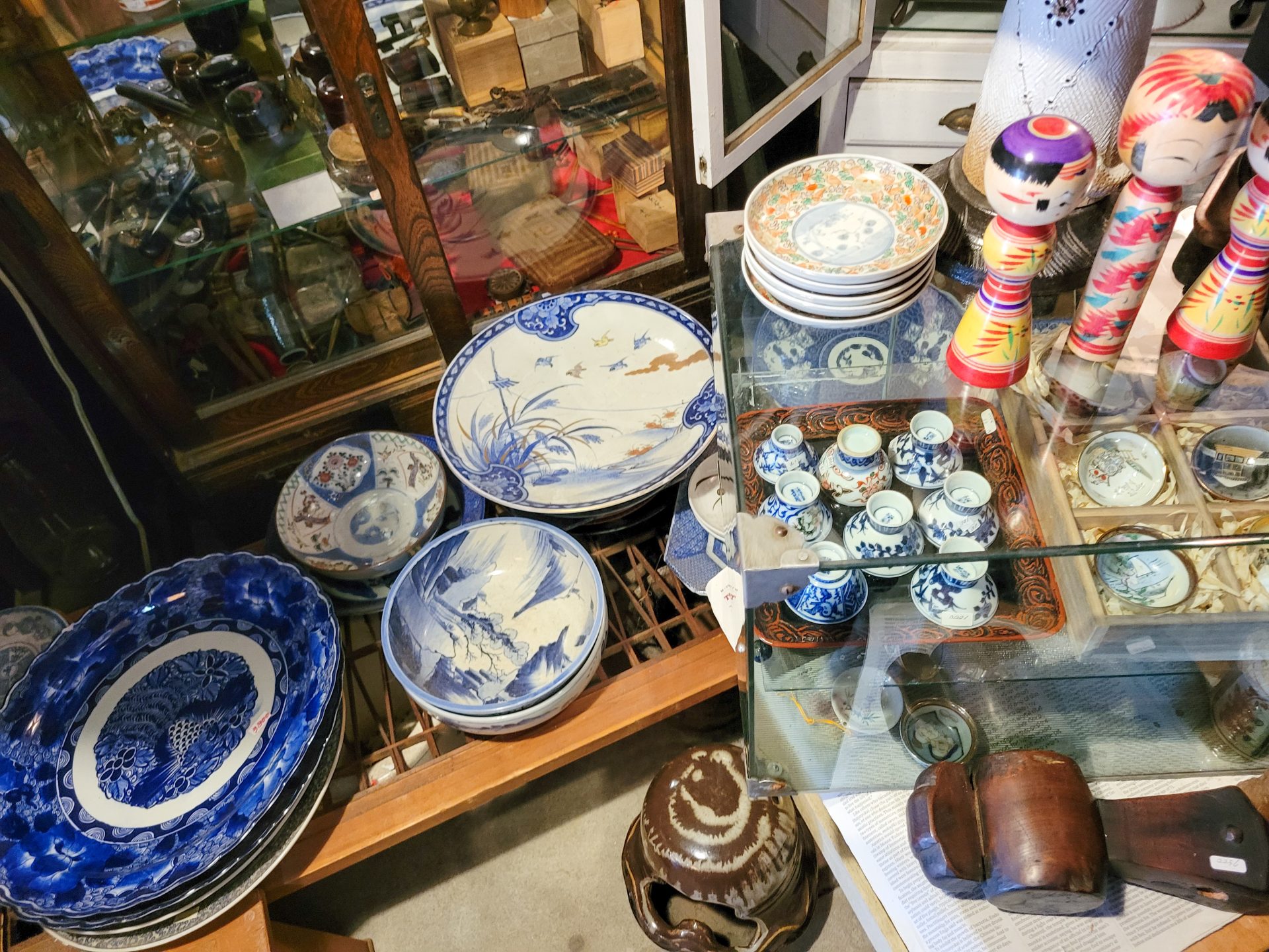 Des objets dans une brocante à Takayama