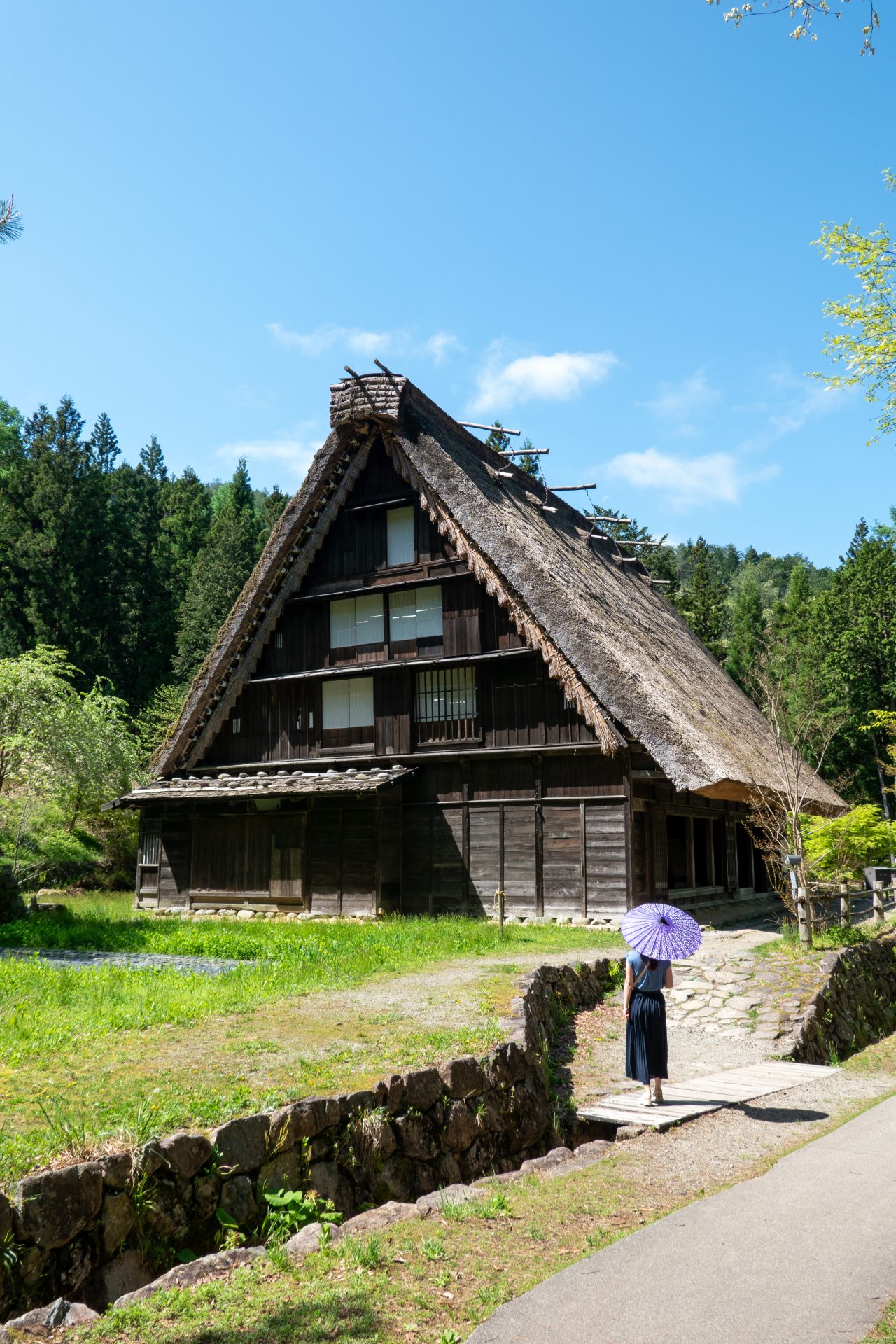 Une maison en toit de chaume au Parc Hida no Sato à Takayama