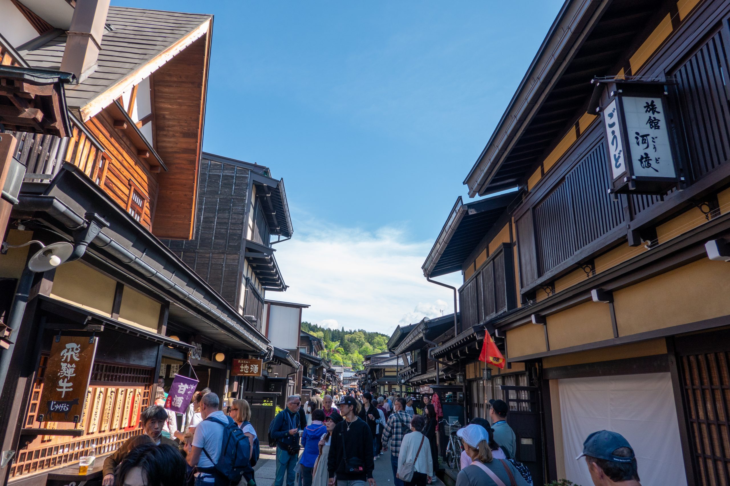 Quartier animé de Sanmachi Suji à Takayama